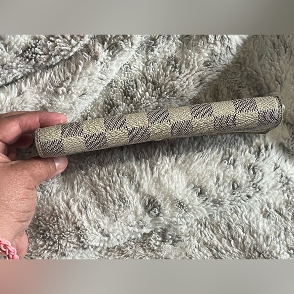 Louis Vuitton Sarah Cream and Gray Long wallet - Picture 6 of 15